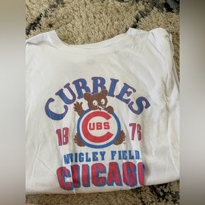 Xl cubbies white t shirt